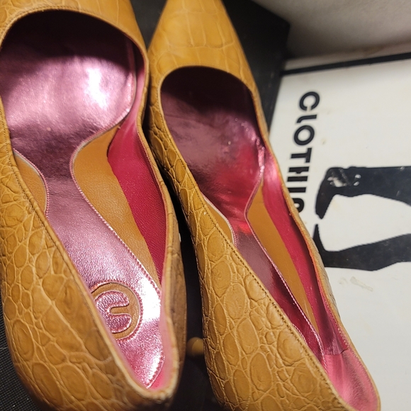 Escada Kitten Heels - Picture 6 of 6